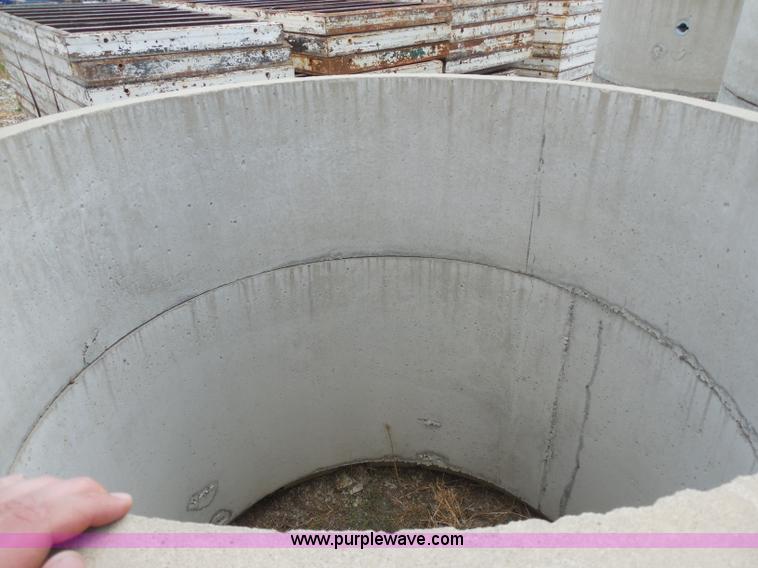 image for item E7663 (10) precast concrete manhole pipe