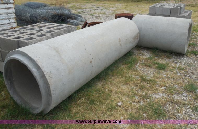 image for item E7663 (10) precast concrete manhole pipe