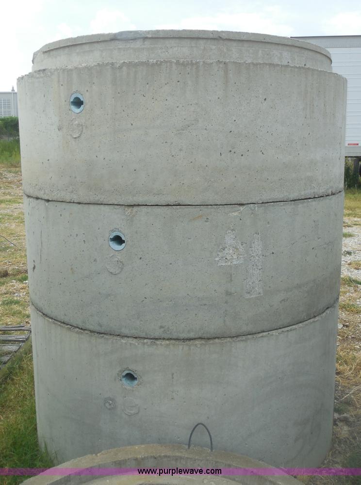image for item E7663 (10) precast concrete manhole pipe
