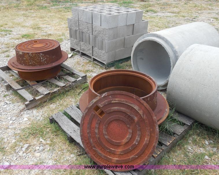 image for item E7663 (10) precast concrete manhole pipe