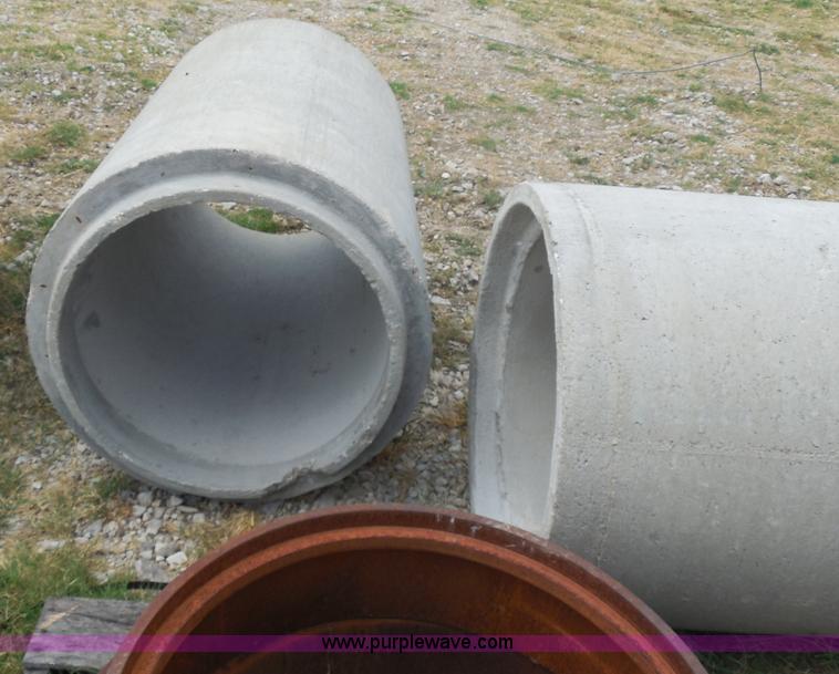 image for item E7663 (10) precast concrete manhole pipe