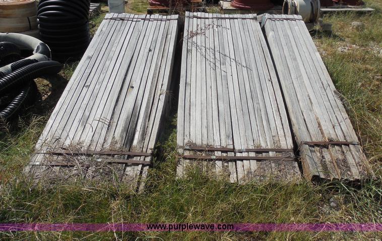 image for item E7669 (45) wood trusses