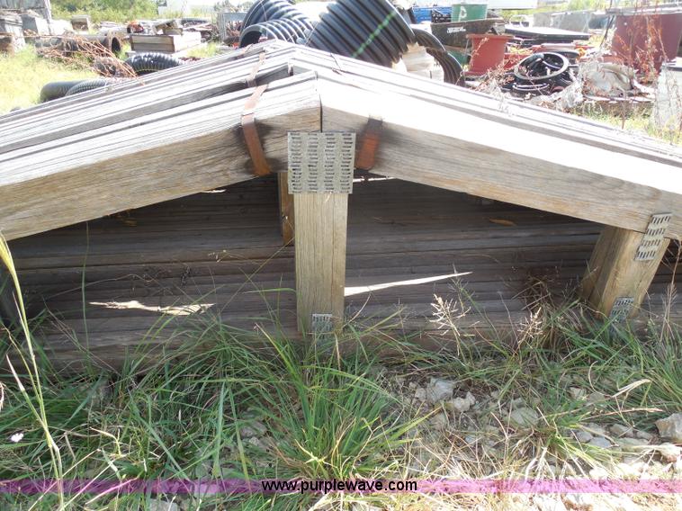 image for item E7669 (45) wood trusses