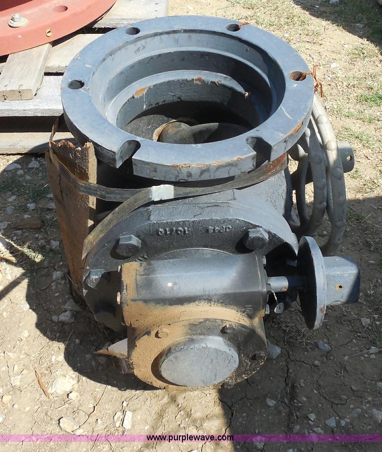 image for item E7671 (14) assorted sewer pipe valves and joints