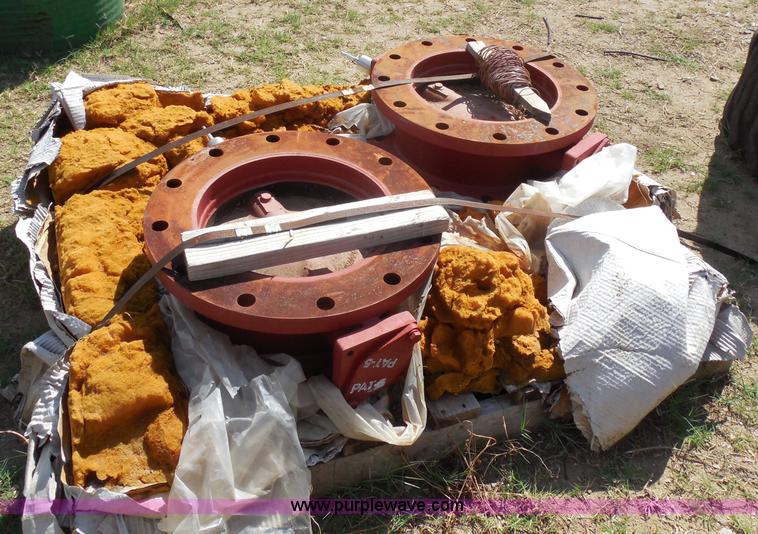 image for item E7671 (14) assorted sewer pipe valves and joints