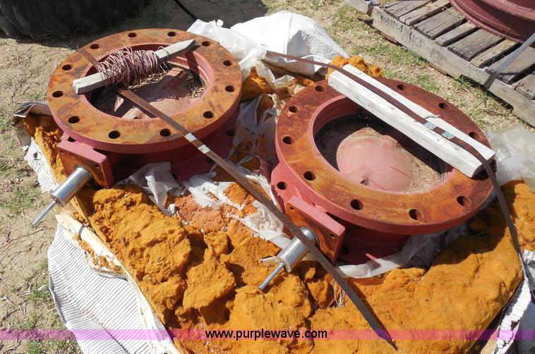 image for item E7671 (14) assorted sewer pipe valves and joints