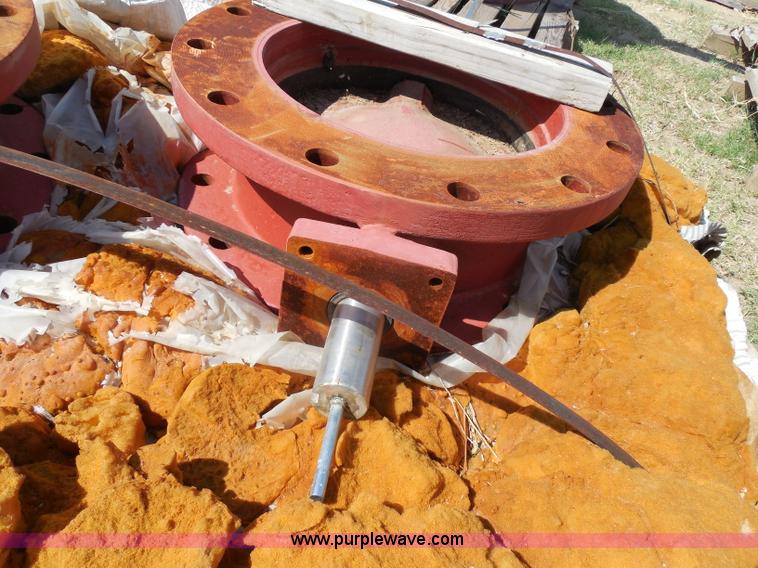 image for item E7671 (14) assorted sewer pipe valves and joints