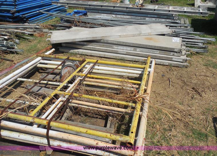 image for item E7677 (9) Werner aluminum plank scaffolding deck pieces