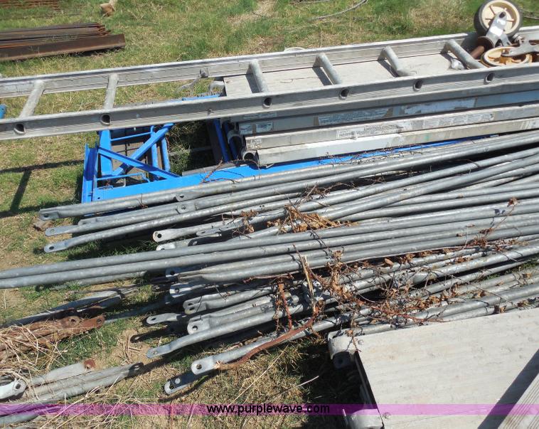 image for item E7677 (9) Werner aluminum plank scaffolding deck pieces