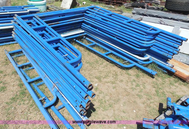 image for item E7678 Approximately 50 scaffolds