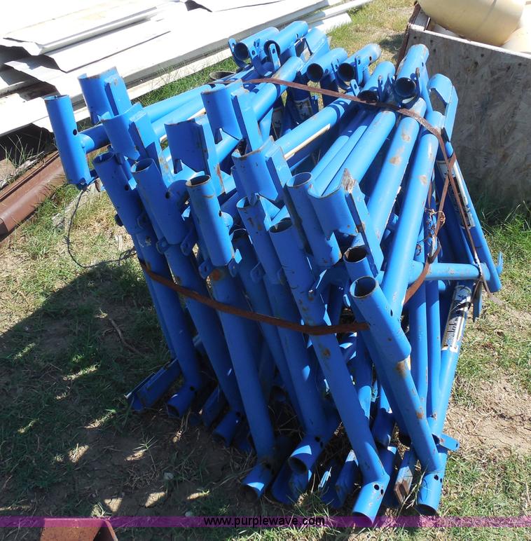 image for item E7678 Approximately 50 scaffolds