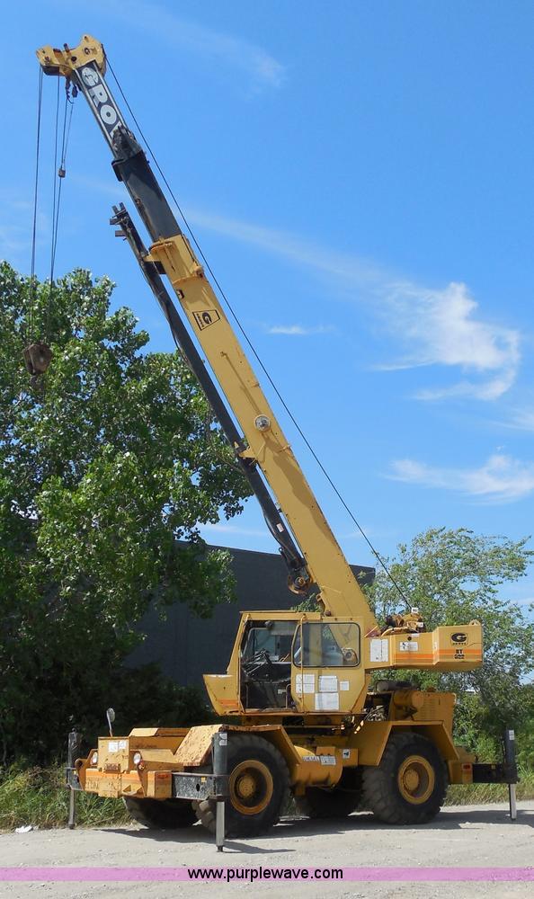 image for item E7703 1985 Grove RT522 rough terrain crane