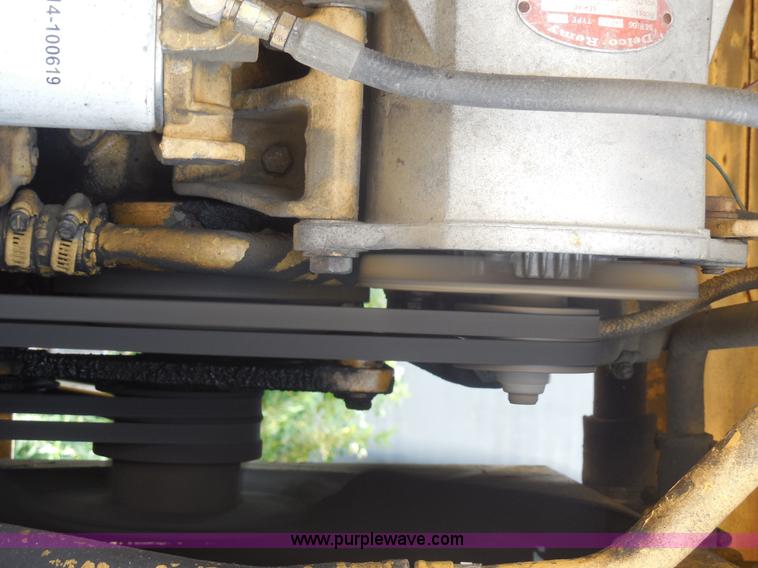 image for item E7703 1985 Grove RT522 rough terrain crane