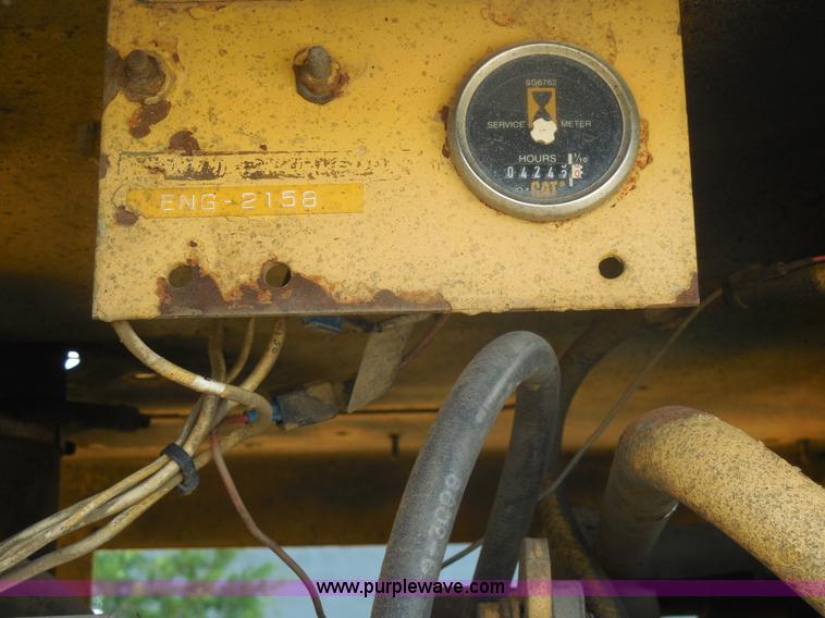 image for item E7703 1985 Grove RT522 rough terrain crane