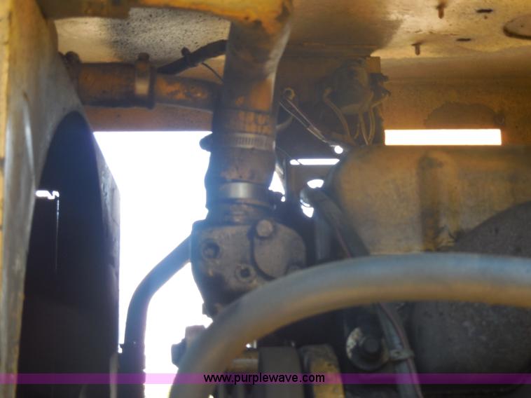 image for item E7703 1985 Grove RT522 rough terrain crane