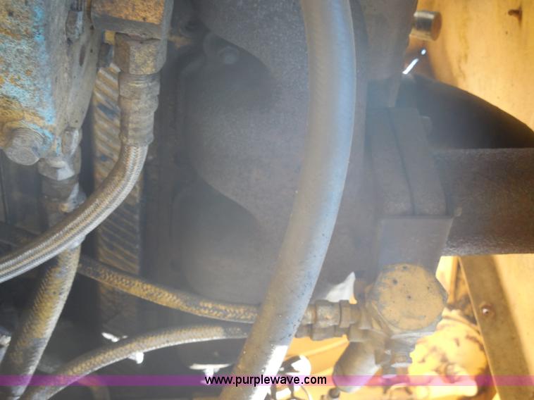 image for item E7703 1985 Grove RT522 rough terrain crane