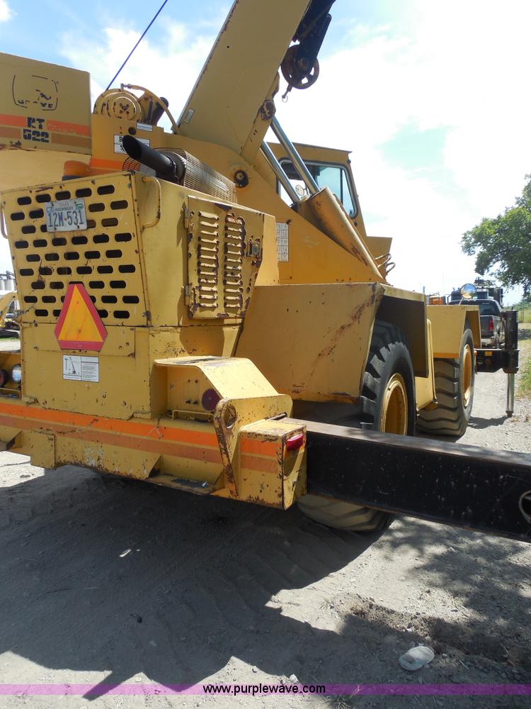 image for item E7703 1985 Grove RT522 rough terrain crane
