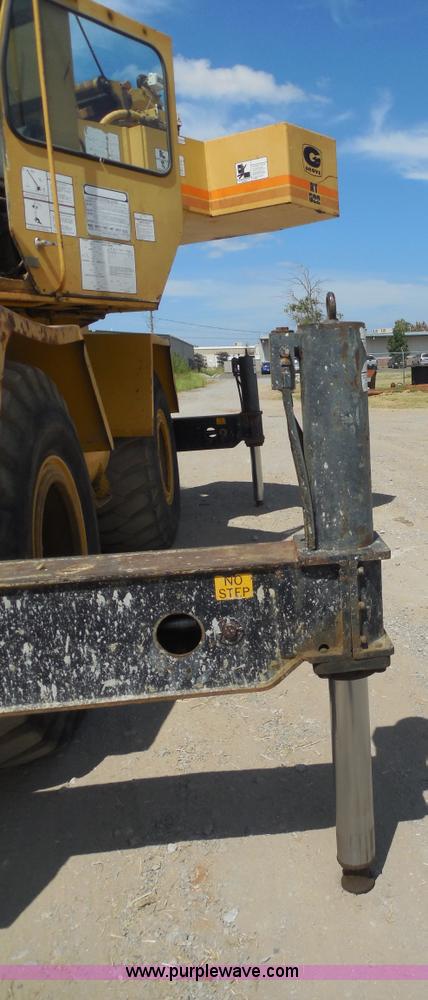 image for item E7703 1985 Grove RT522 rough terrain crane