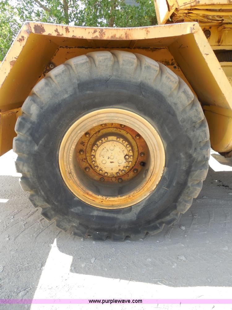 image for item E7703 1985 Grove RT522 rough terrain crane