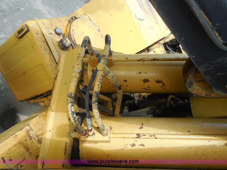 image for item E7703 1985 Grove RT522 rough terrain crane