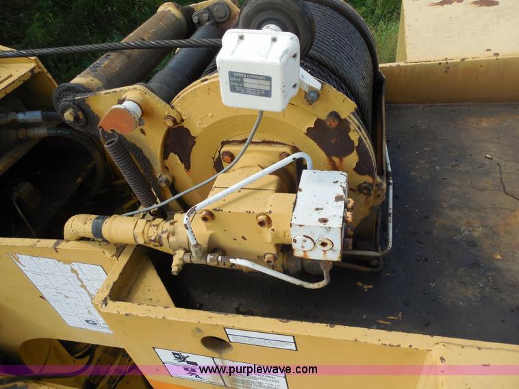 image for item E7703 1985 Grove RT522 rough terrain crane