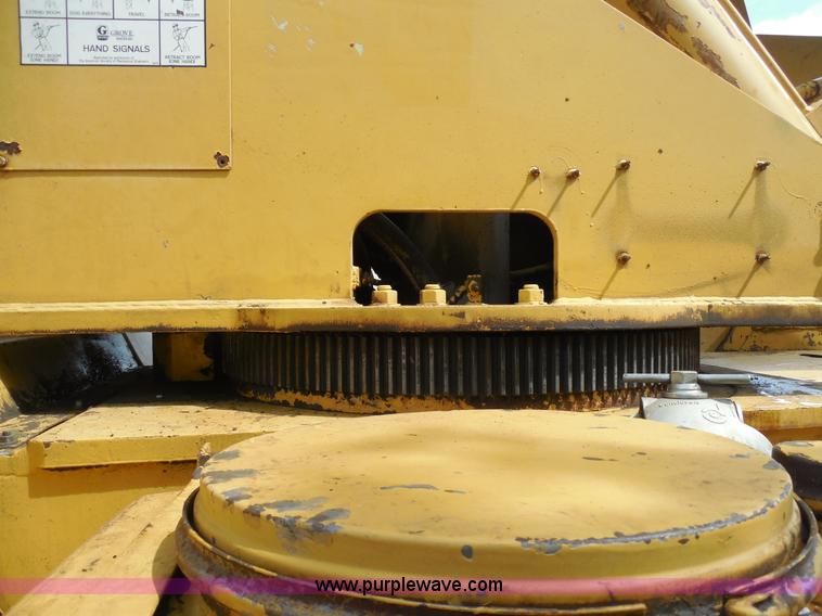 image for item E7703 1985 Grove RT522 rough terrain crane