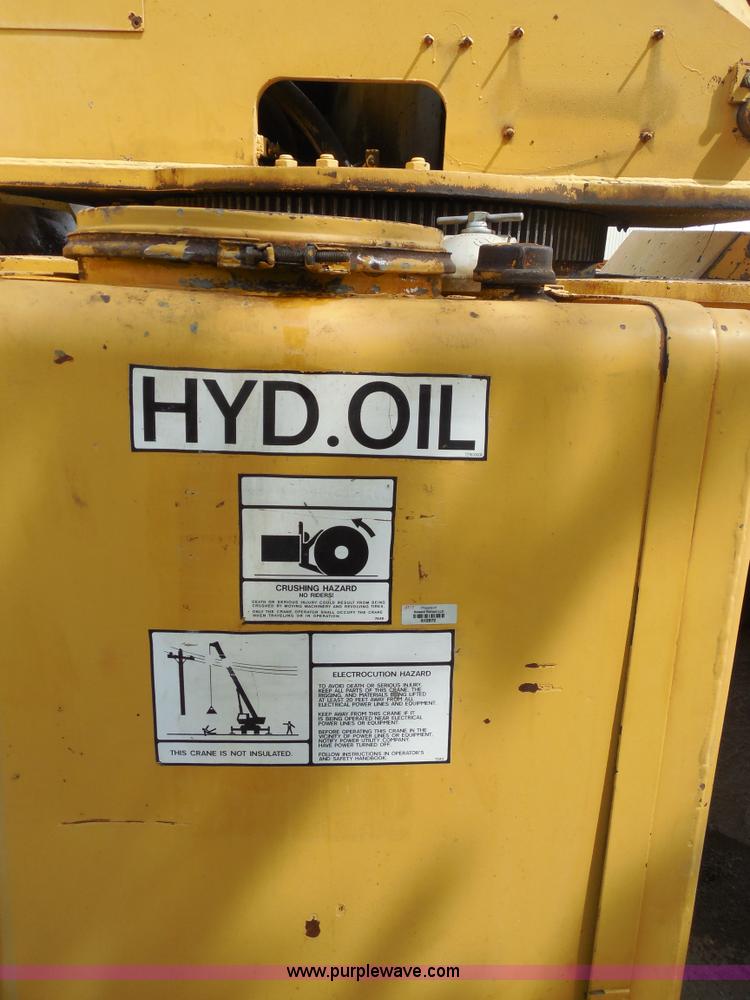 image for item E7703 1985 Grove RT522 rough terrain crane