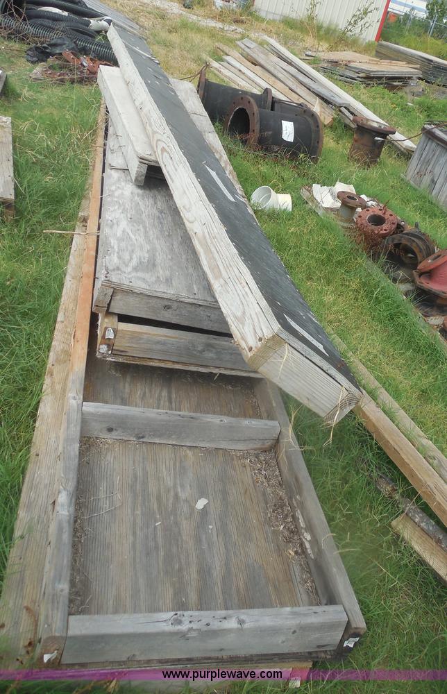 image for item E7714 Assorted items