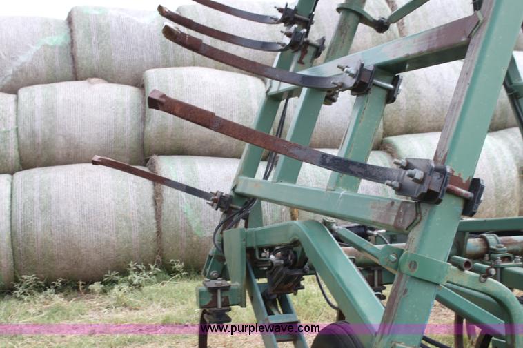 image for item G4134 Baker 4100 chisel plow