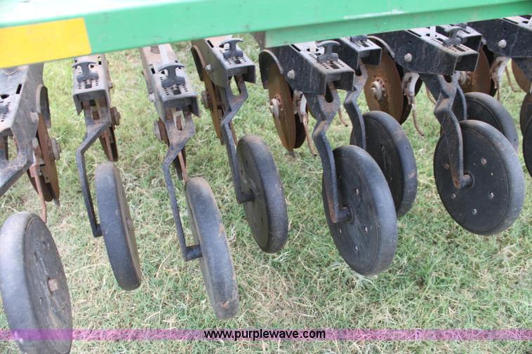 image for item G4135 2003 Great Plains 3S-4000 drill