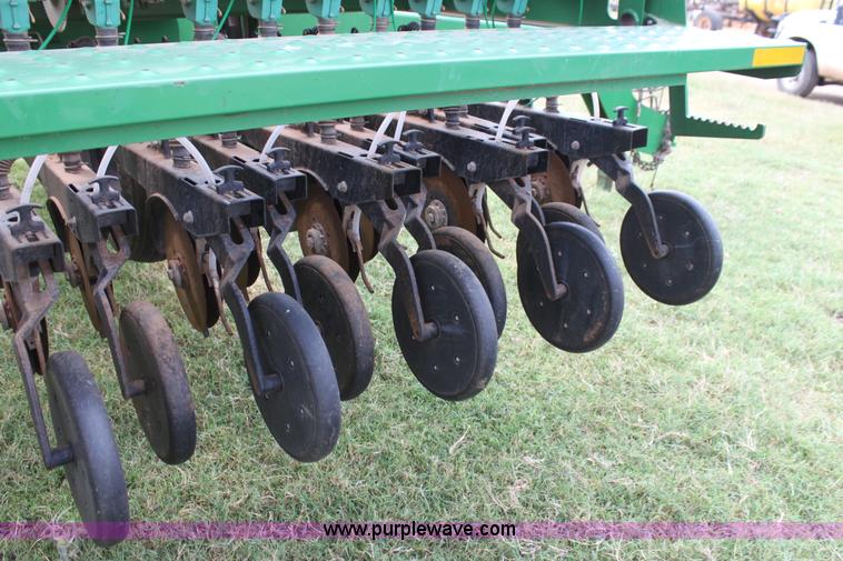 image for item G4135 2003 Great Plains 3S-4000 drill