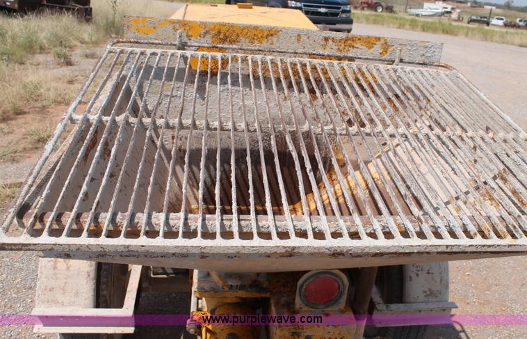 image for item G5806 Mayco C-30HD concrete pump