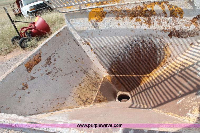 image for item G5806 Mayco C-30HD concrete pump