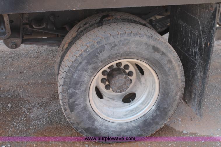 image for item G5808 1994 Ford F450 Super Duty flatbed truck