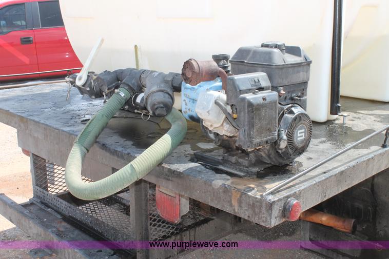 image for item G5808 1994 Ford F450 Super Duty flatbed truck