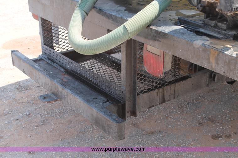 image for item G5808 1994 Ford F450 Super Duty flatbed truck