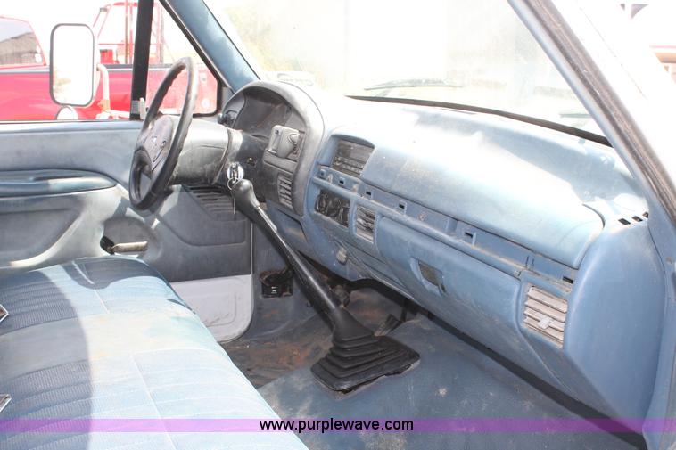 image for item G5808 1994 Ford F450 Super Duty flatbed truck