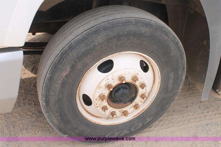 image for item G5809 2002 Mack CH613 semi truck