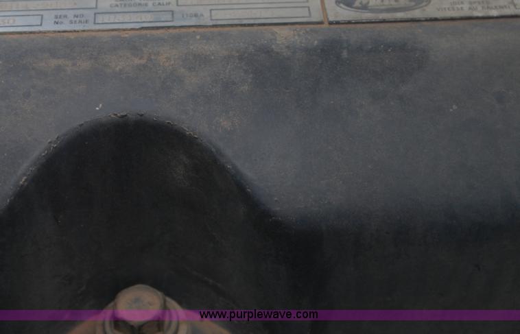 image for item G5809 2002 Mack CH613 semi truck