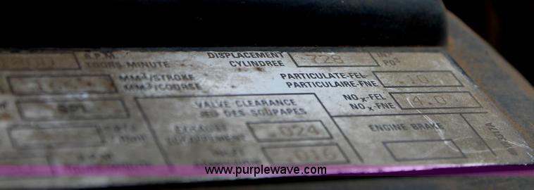 image for item G5809 2002 Mack CH613 semi truck