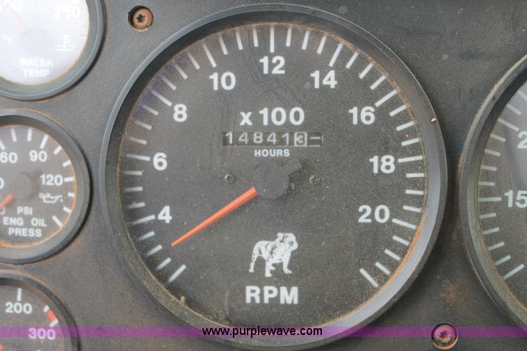 image for item G5810 2000 Mack CH613 semi truck