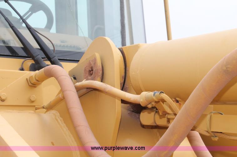 image for item G5814 1998 Caterpillar 924F wheel loader