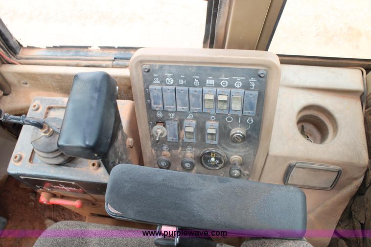 image for item G5814 1998 Caterpillar 924F wheel loader