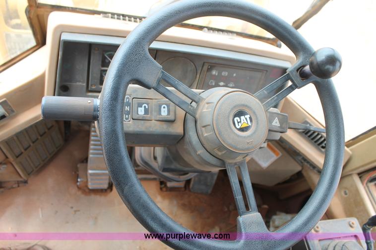 image for item G5814 1998 Caterpillar 924F wheel loader