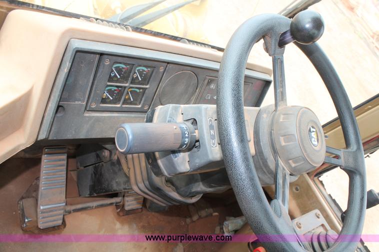 image for item G5814 1998 Caterpillar 924F wheel loader