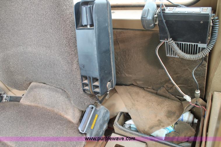 image for item G5814 1998 Caterpillar 924F wheel loader