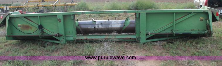 image for item G5815 1985 John Deere 853A row crop head