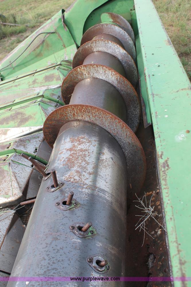 image for item G5815 1985 John Deere 853A row crop head