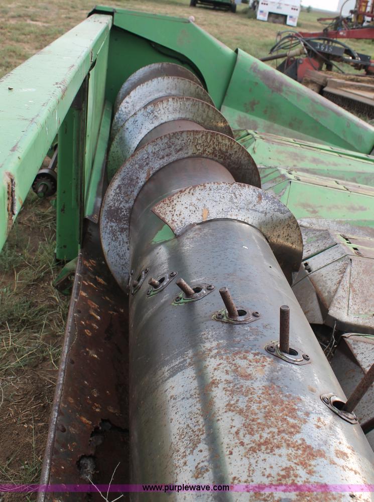 image for item G5815 1985 John Deere 853A row crop head