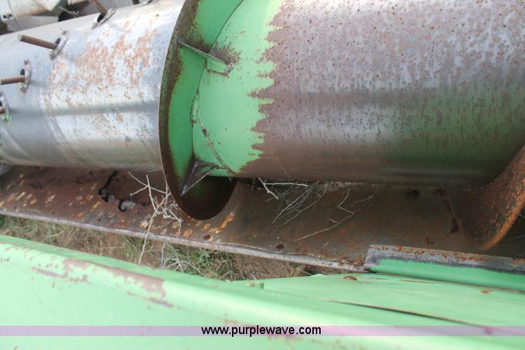 image for item G5815 1985 John Deere 853A row crop head